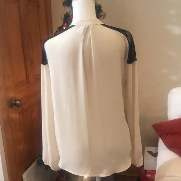 Cream and Black lace blouse from Sugarmint NWT - Picture 2 of 3